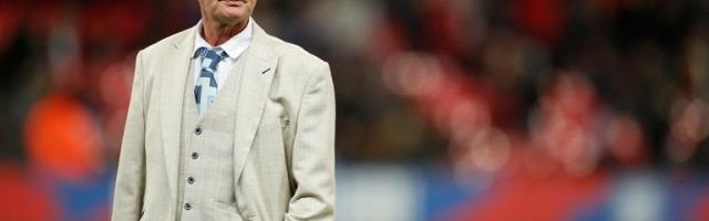 父亲死了加斯科因暴怒 拳打脚踢头顶+拥抱45分钟