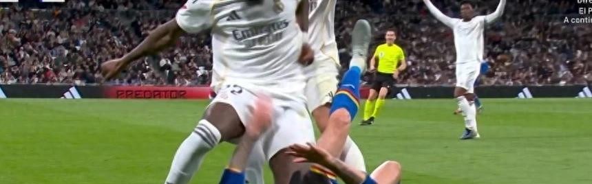 开云下载-皇马主场爆冷输球，吕迪格暴力动作未被罚下引发争议