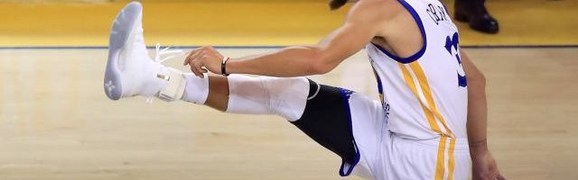 库里完成超级顶薪续约 勇士的艰难抉择终将到来