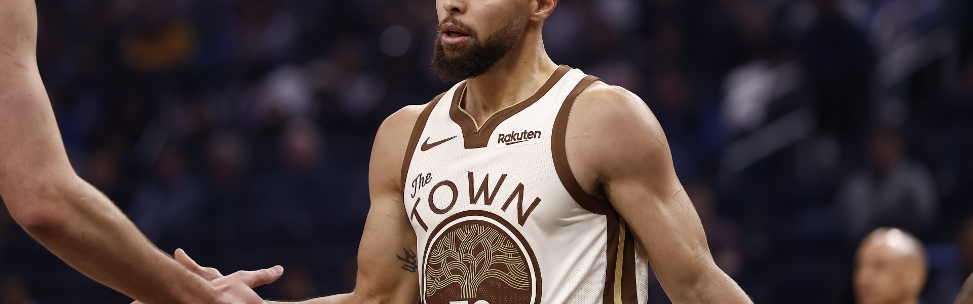 开云网站-库里：巴特勒报销后我们需尽快调整心态 不让事情向错误方向发展